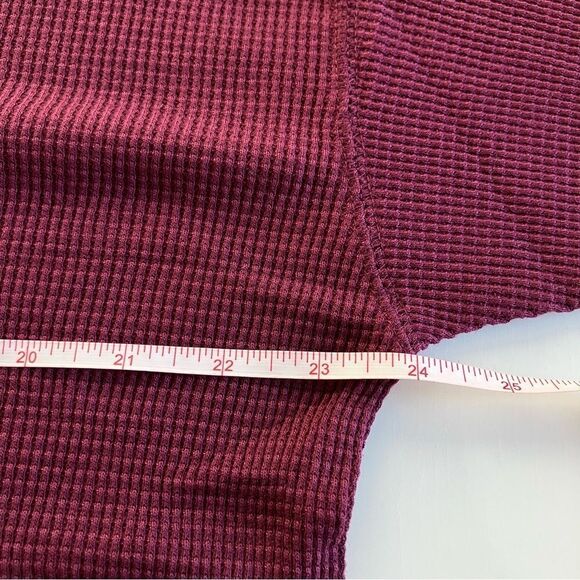 Faherty Oversized Waffle Crew - Picture 7 of 10